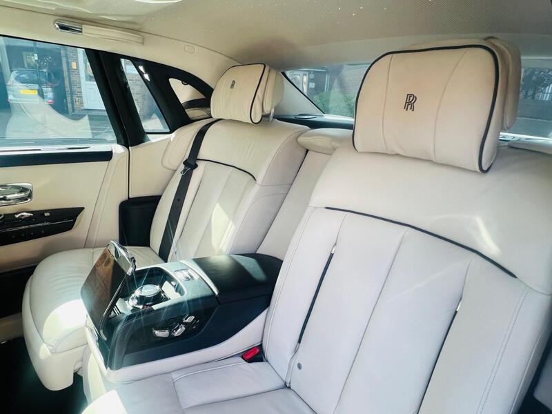 Rolls-Royce Phantom view 52