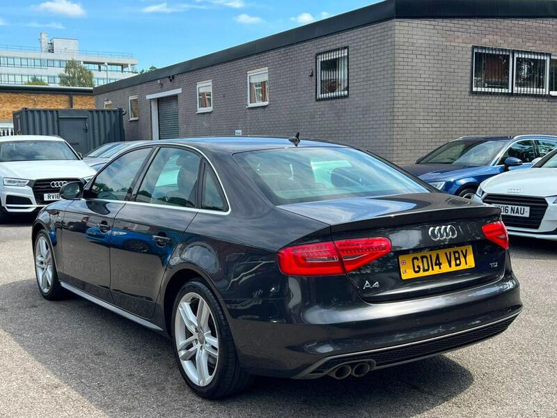 Audi A4 view 4