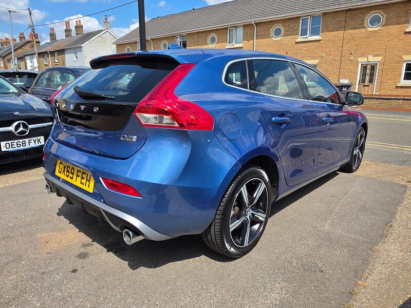 Volvo V40 view 3