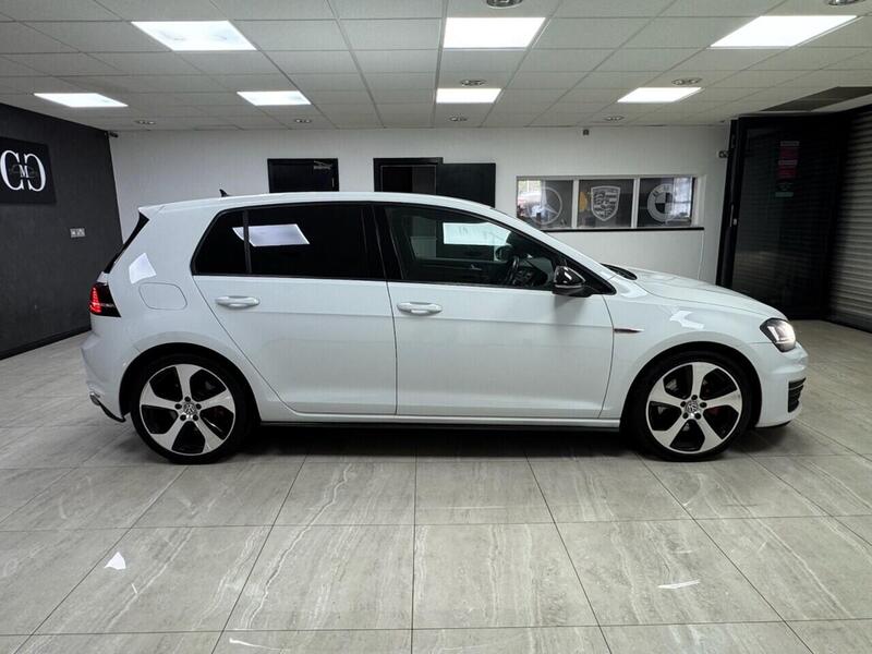 Volkswagen Golf view 2