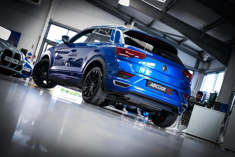 Volkswagen T-Roc view 5