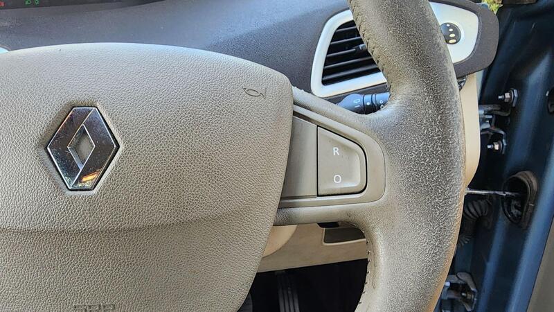 2010 Renault Scenic — photo 28