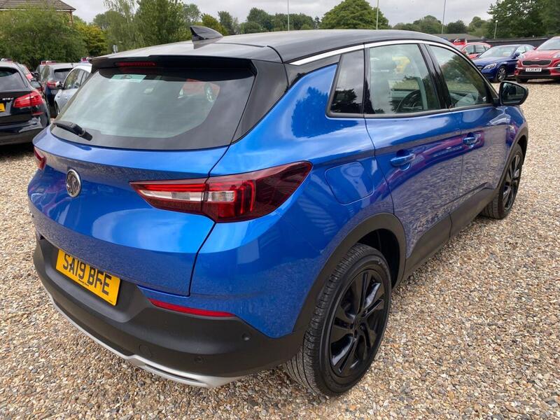 Vauxhall Grandland X view 4