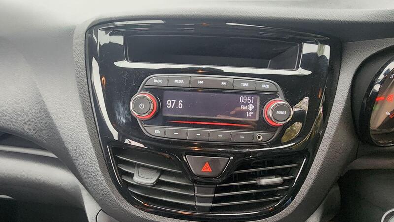 2015 Vauxhall Viva — photo 30