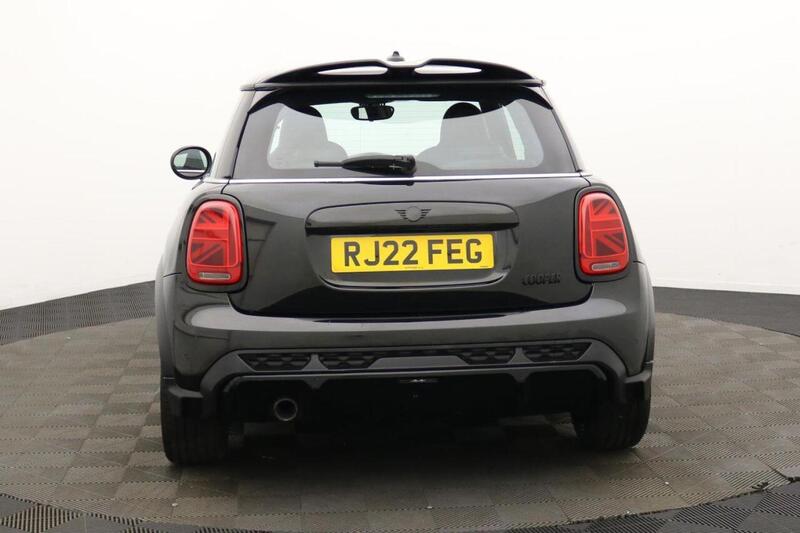 Mini Hatch view 5