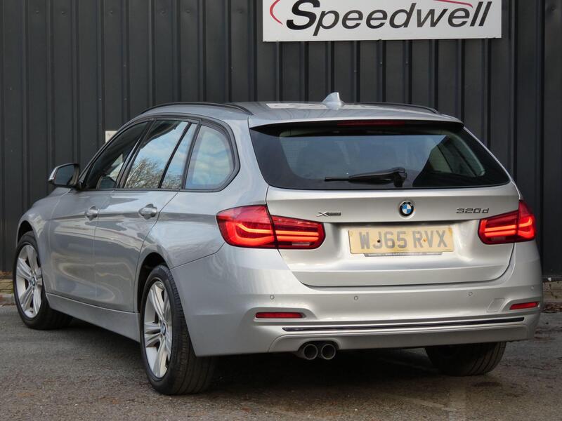 BMW 3 Series view 6