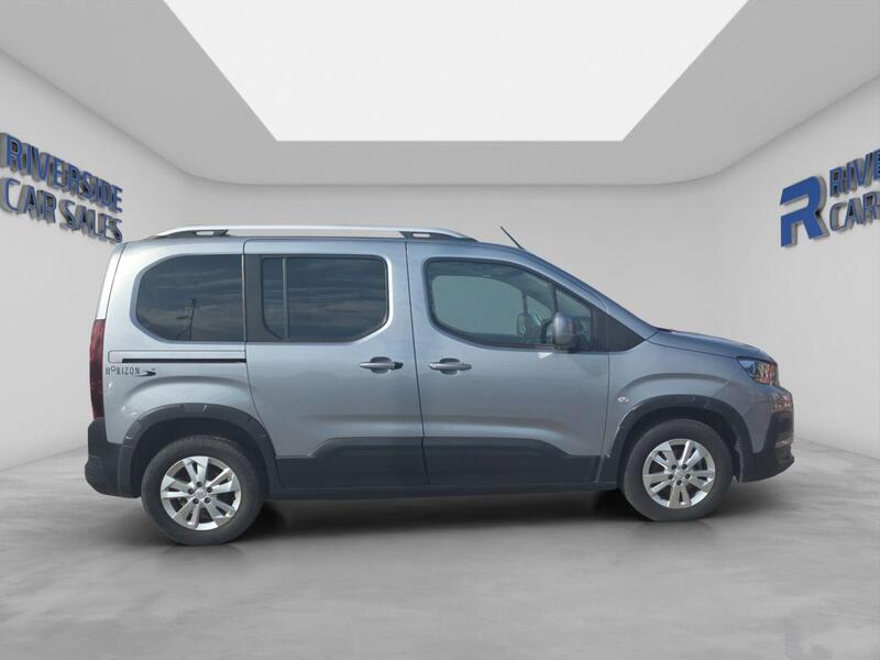 Peugeot Rifter view 3