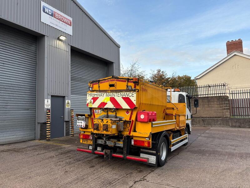 Isuzu N75-150 7.5T Hot Box (Twin)