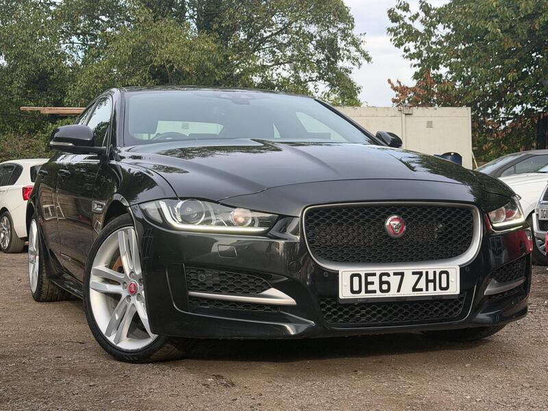 Jaguar XE — photo 1