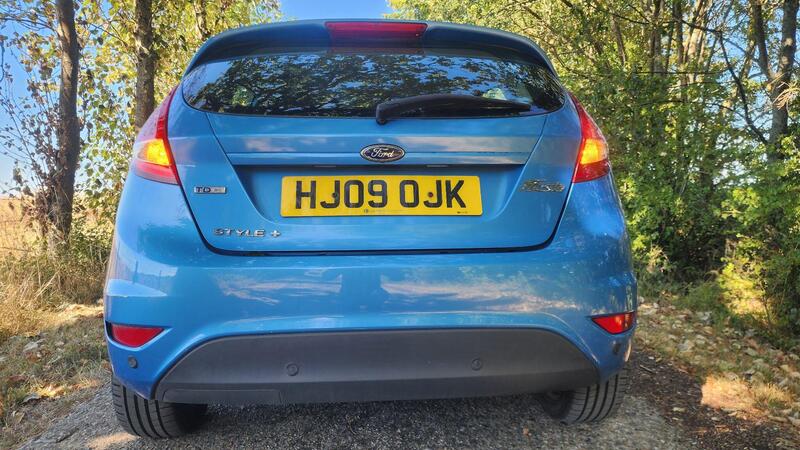 2009 Ford Fiesta — photo 9