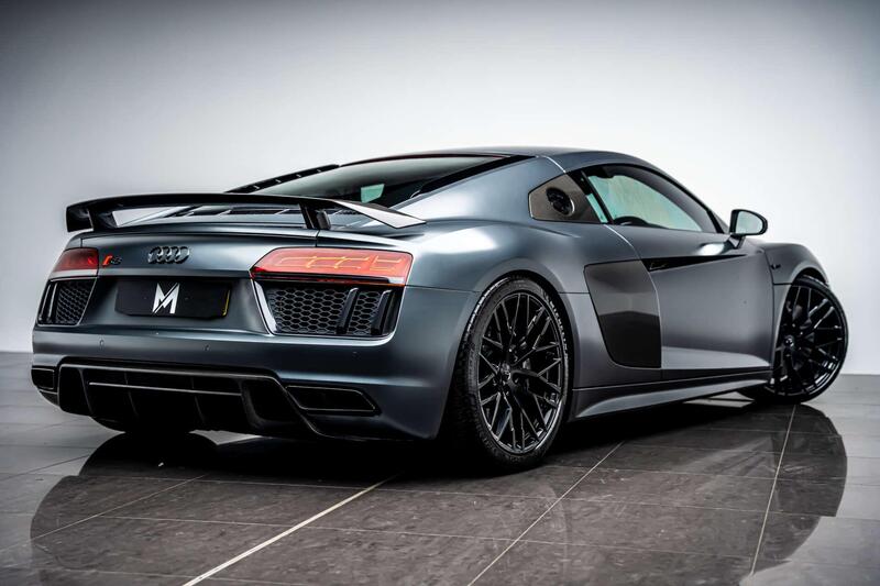 Audi Audi R8 view 2