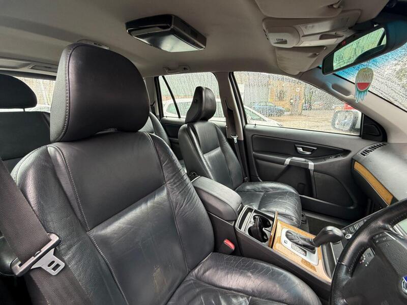 Volvo XC90 view 6