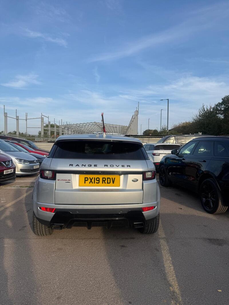 Land Rover Range Rover Evoque view 3