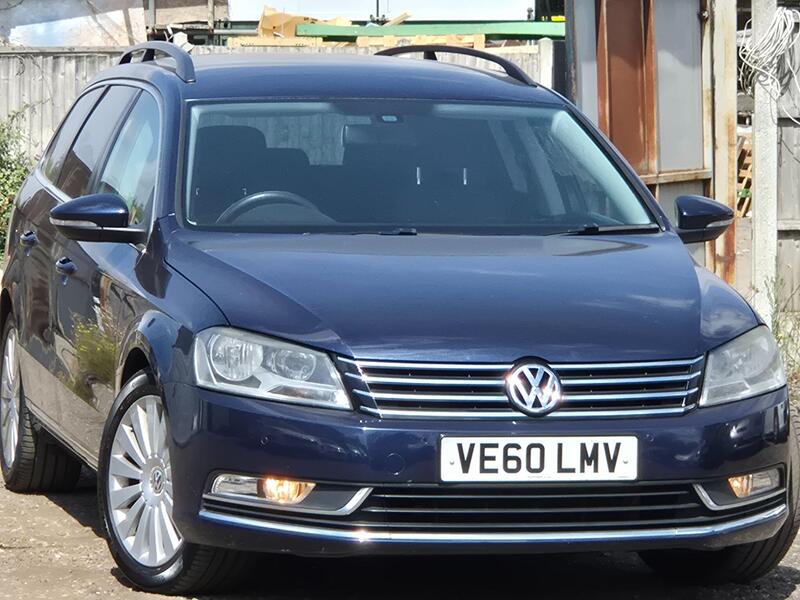 Volkswagen Passat view 3