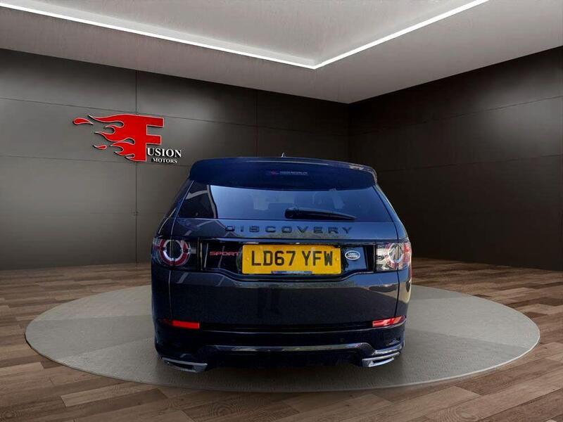 Land Rover Discovery Sport view 6