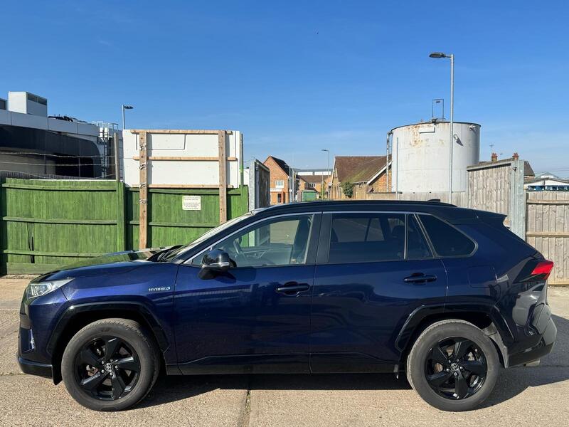 Toyota Rav4 view 5
