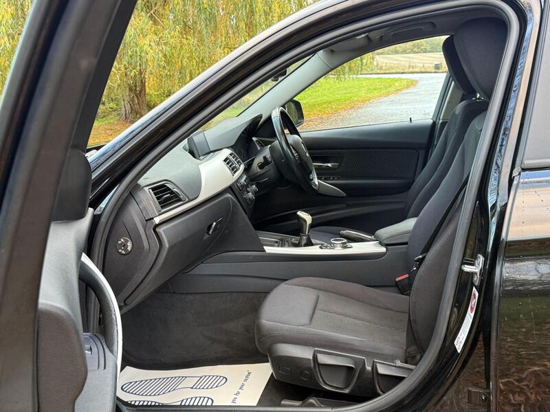 BMW 3 Series view 15