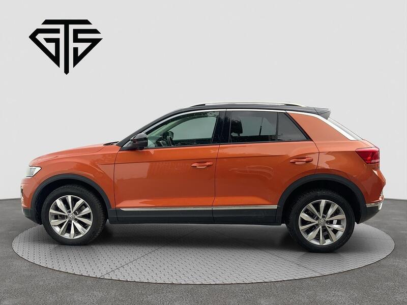 Volkswagen T-Roc view 6