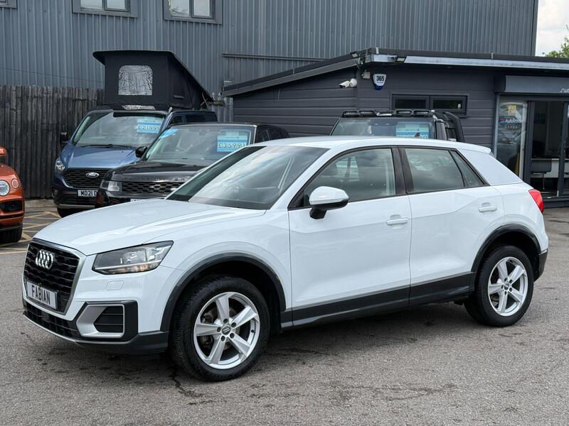 Audi Q2 view 6