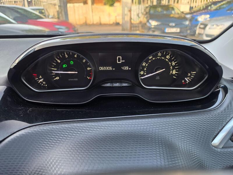 Peugeot 2008 1.2 PureTech Active Euro 6 (s/s) 5dr thumbnail 31
