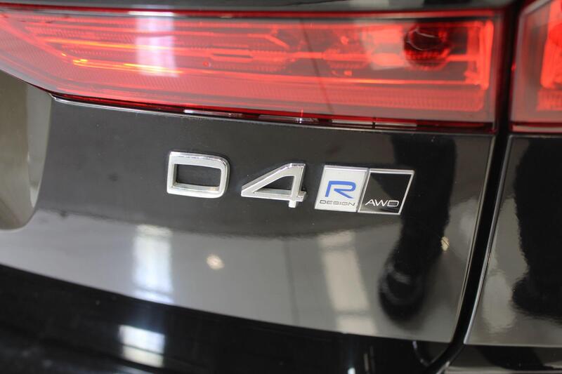 2018 Volvo XC60 in Black — image 59 of 74