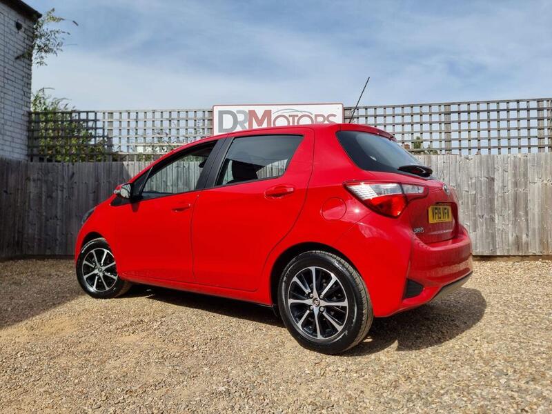 Toyota Yaris view 4