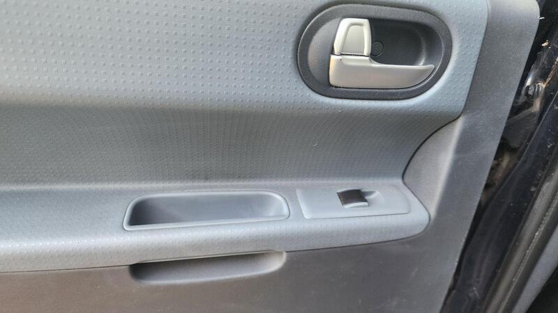 2007 Mitsubishi Colt — photo 30