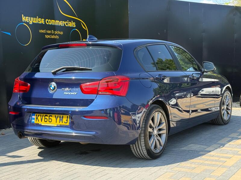 BMW 1 Series view 5