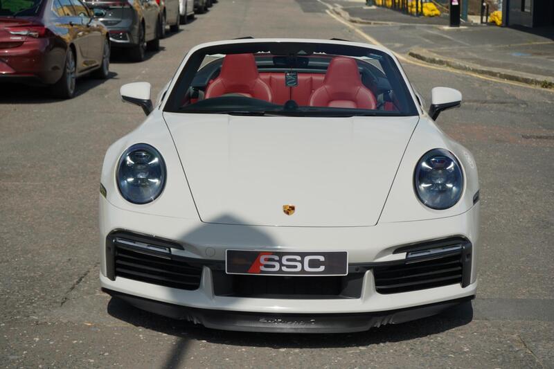 Porsche 911 view 6