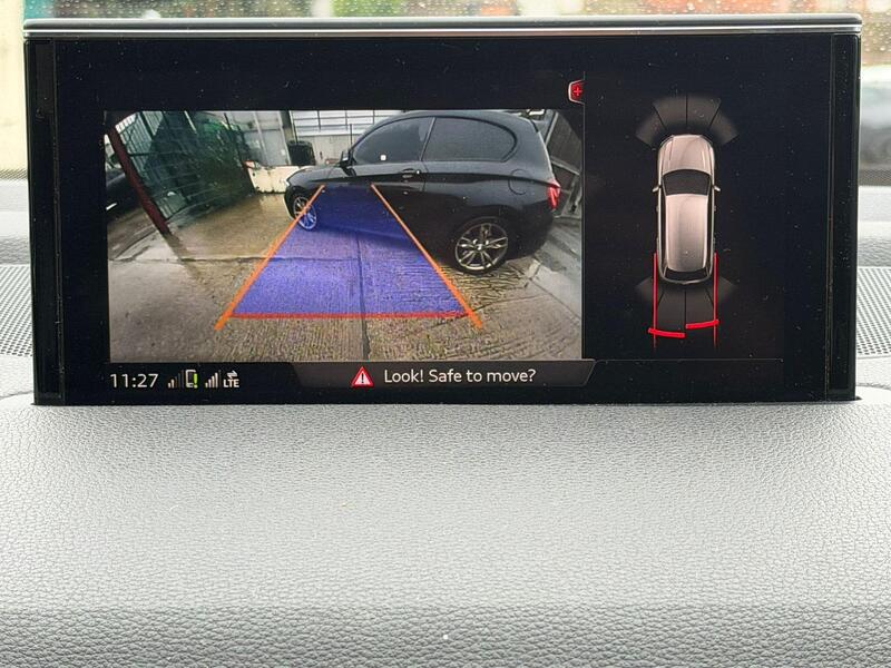Audi Q7 view 2