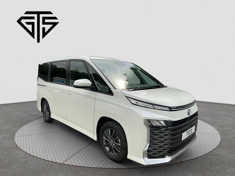 2022 Toyota Voxy in White for sale