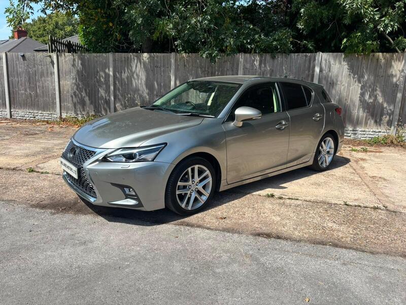 Lexus CT view 5