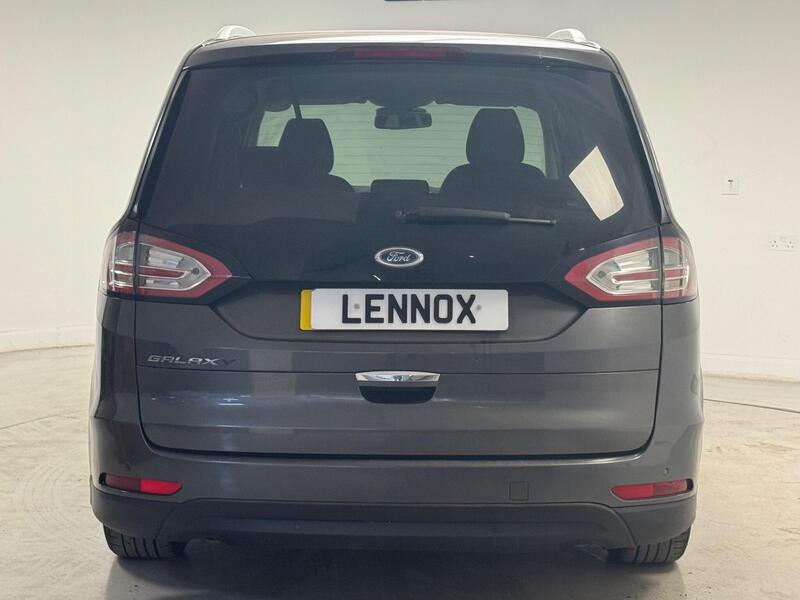 Ford Galaxy view 5