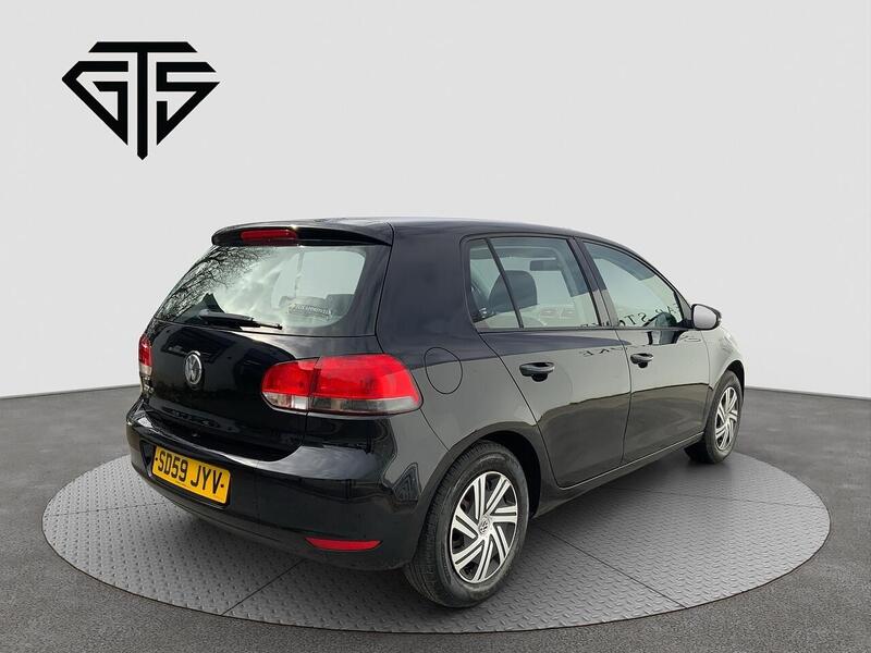 Volkswagen Golf view 3