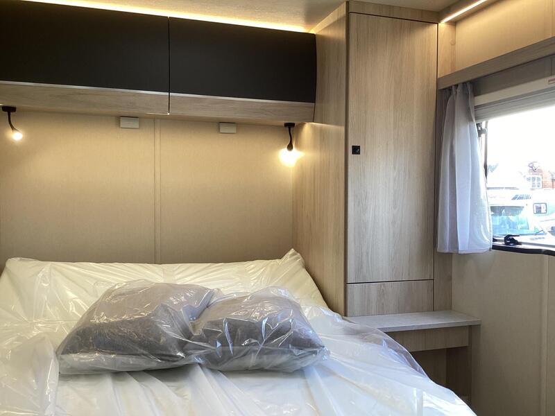 Auto-Trail Expedition C71 — image 26