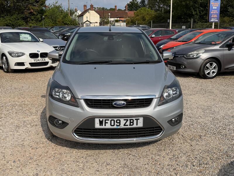 Ford Focus view 3
