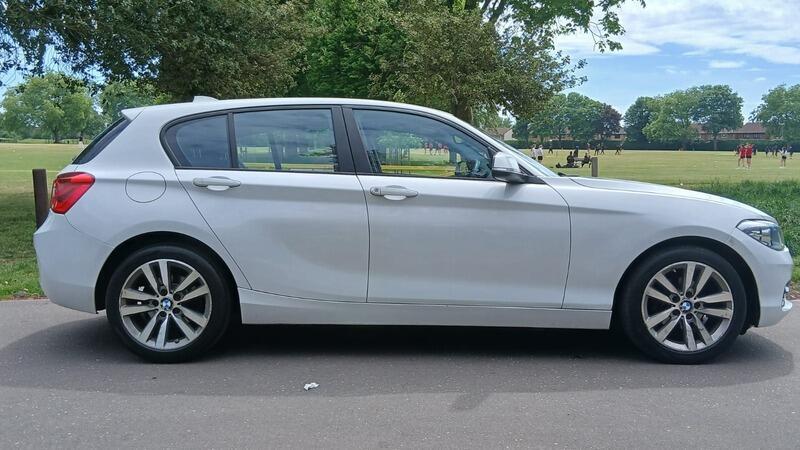 BMW 1 Series view 3