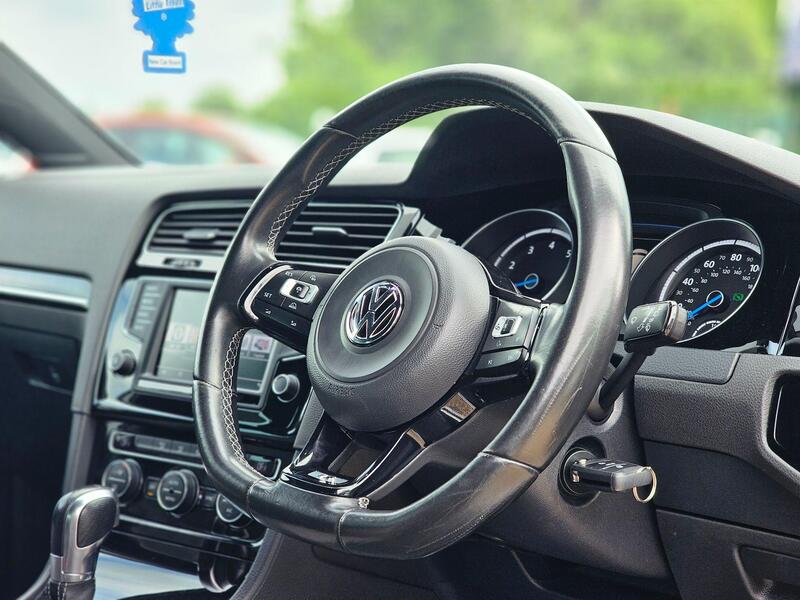 Volkswagen Golf view 13
