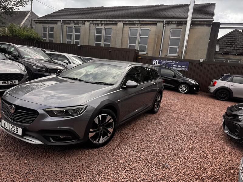 Vauxhall Insignia view 4