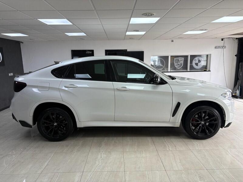 BMW X6 view 2