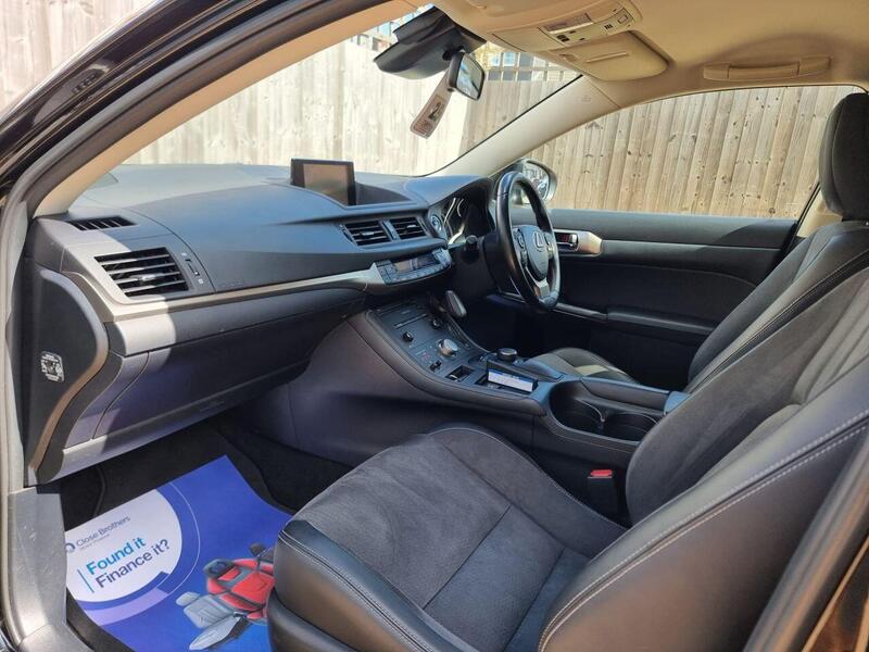 Lexus CT view 2