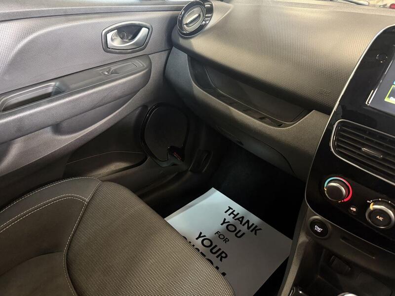 Renault Clio view 39