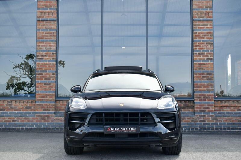 Porsche Macan view 4