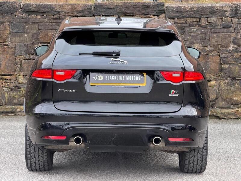 Jaguar F-Pace view 6