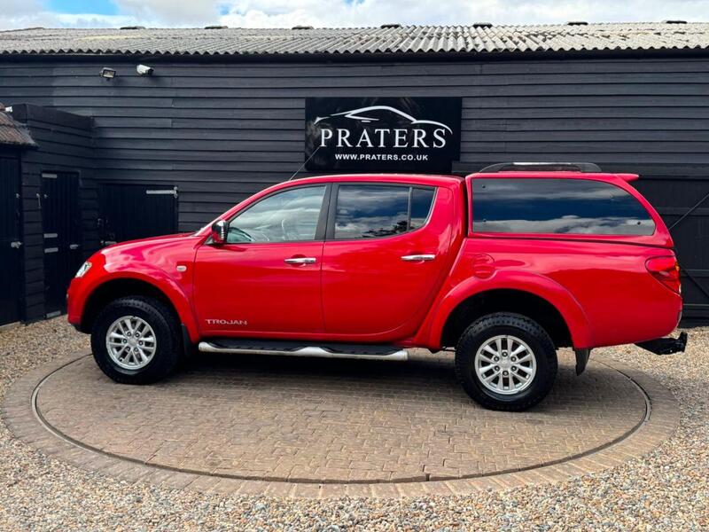Mitsubishi L200 view 5