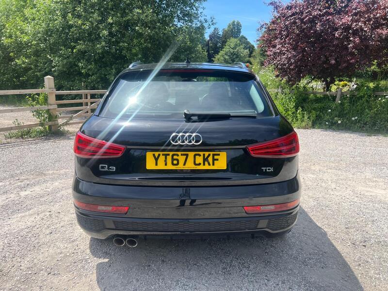 Audi Q3 view 6