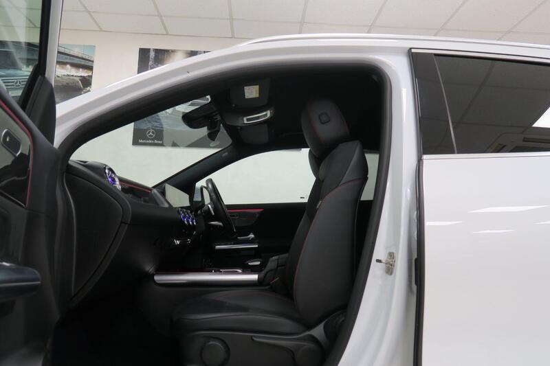 Mercedes-Benz Mercedes-Benz GLA view 5