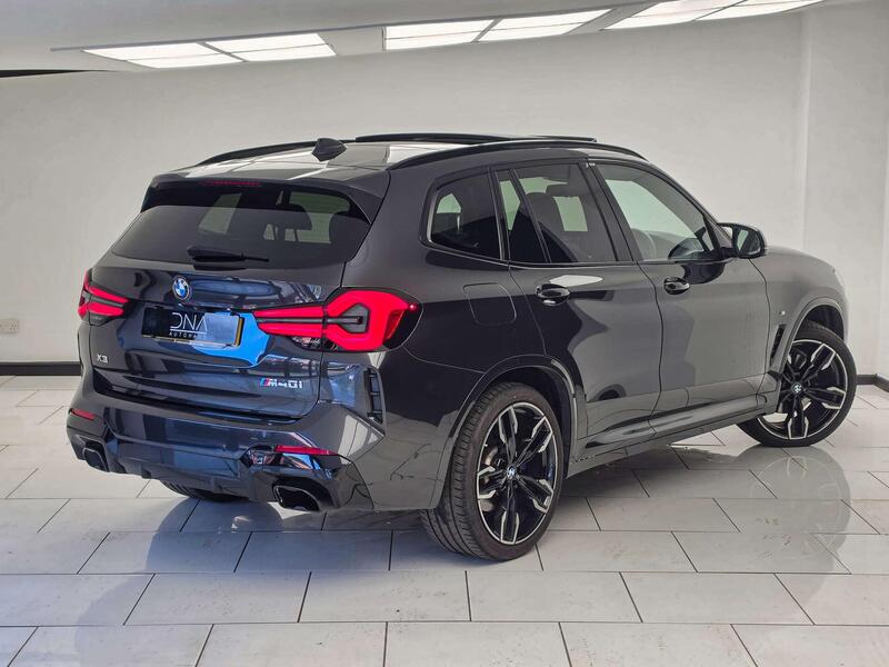 BMW X3 view 3