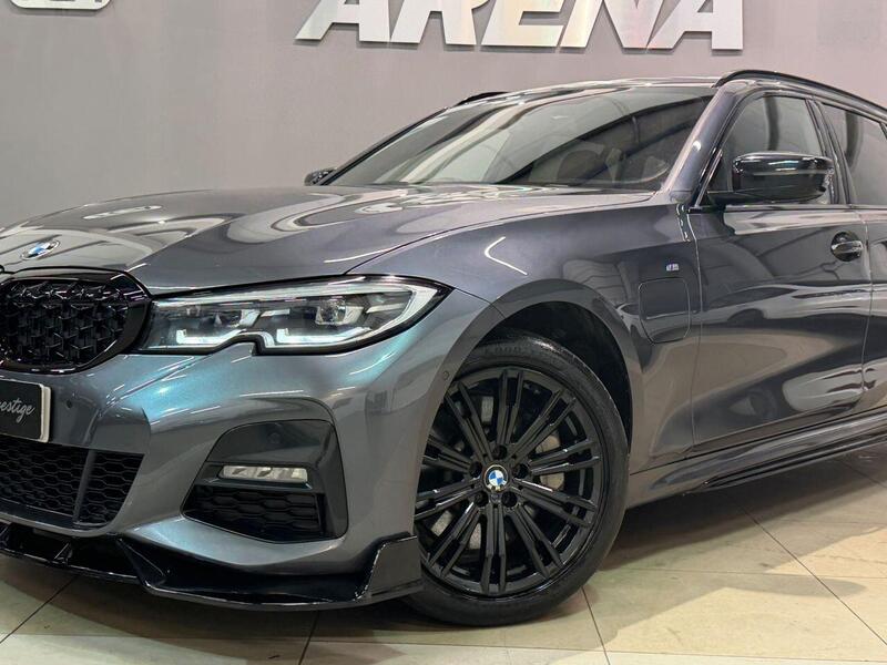 BMW 3 Series view 4