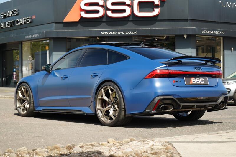 Audi Audi RS7 view 2